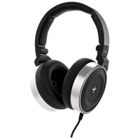 AKG K- 167 Ti?sto