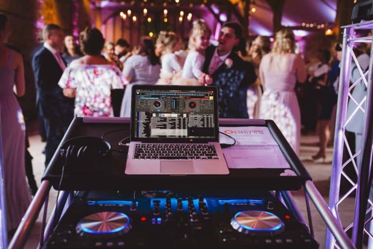 sonorizare cu dj